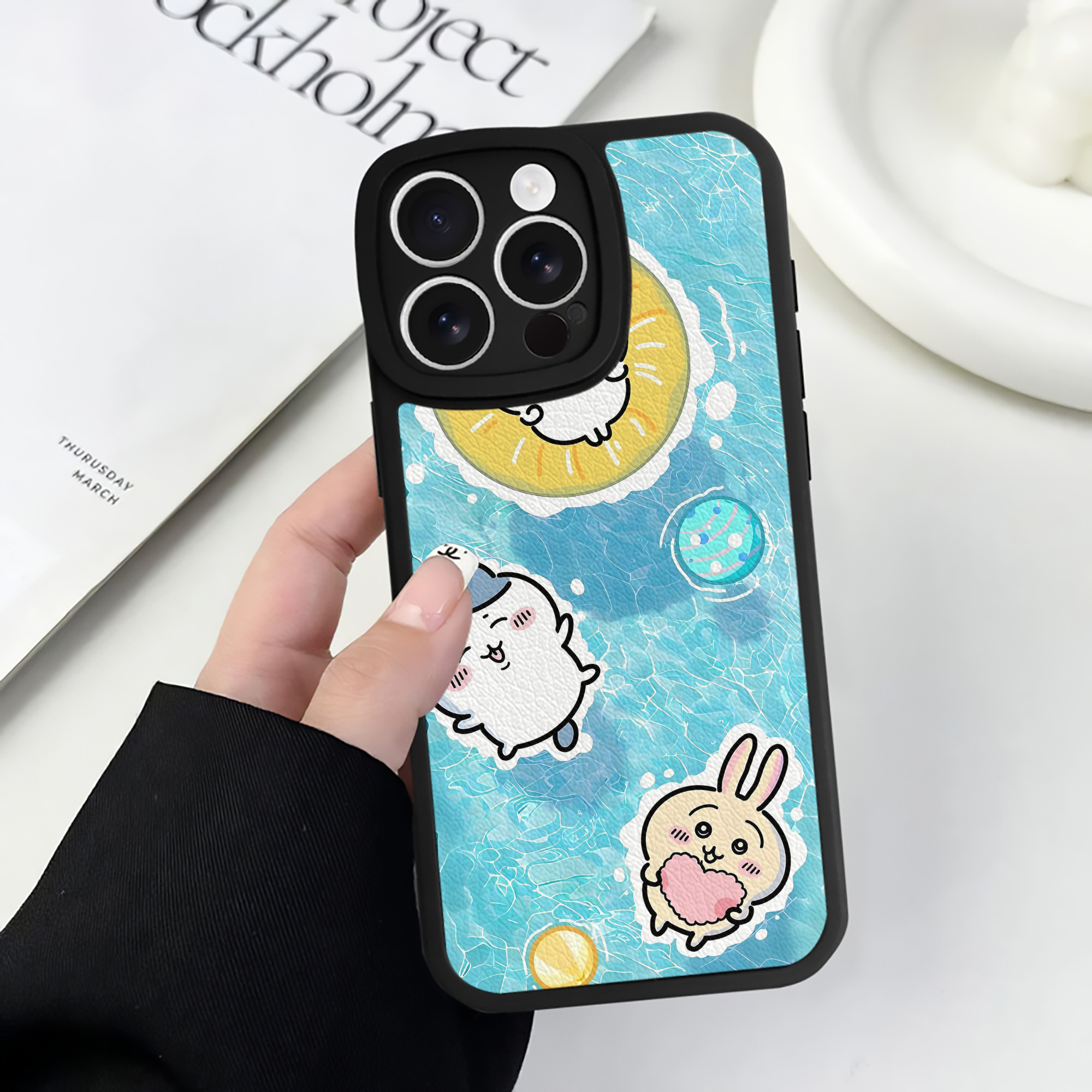 （画像用） ちいかわ Chii-kawa 【iPhone 16シリーズ対応】シリコンスマホケース（レザー調） 材質：シリコン